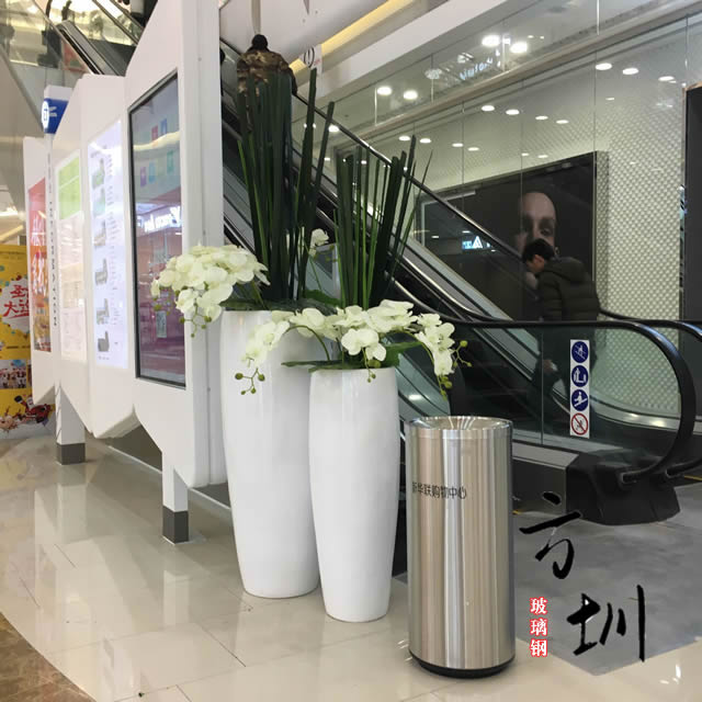 商場(chǎng)裝飾組合式玻璃鋼花盆