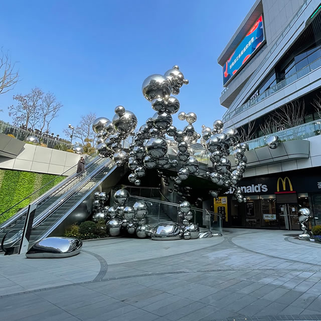 購(gòu)物商場(chǎng)鏡面不銹鋼氣球雕塑