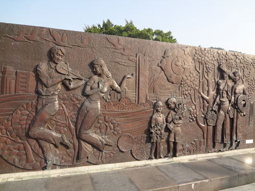 仿銅玻璃鋼大型浮雕墻